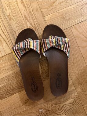 Dr. Scholl's Rainbow Stripe Faux Wood Buckle Sandals Slip On Open Toe Size 8